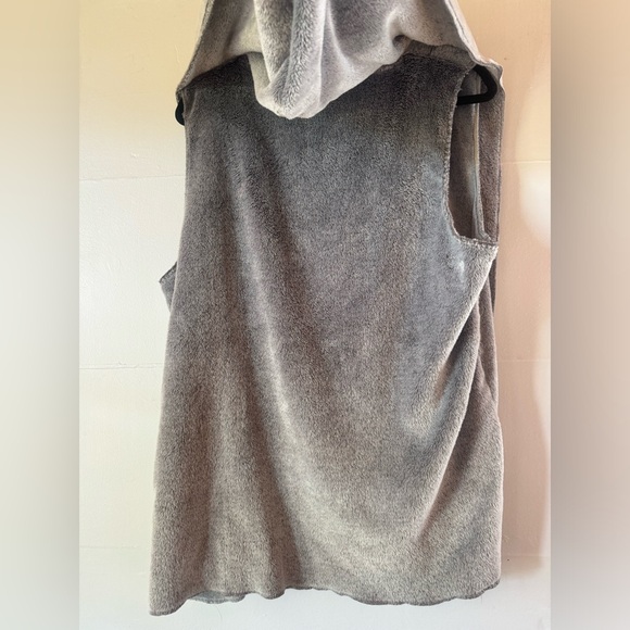 Bit and Bridle women’s XL equestrian southwestern open front hooded vest - Picture 7 of 7